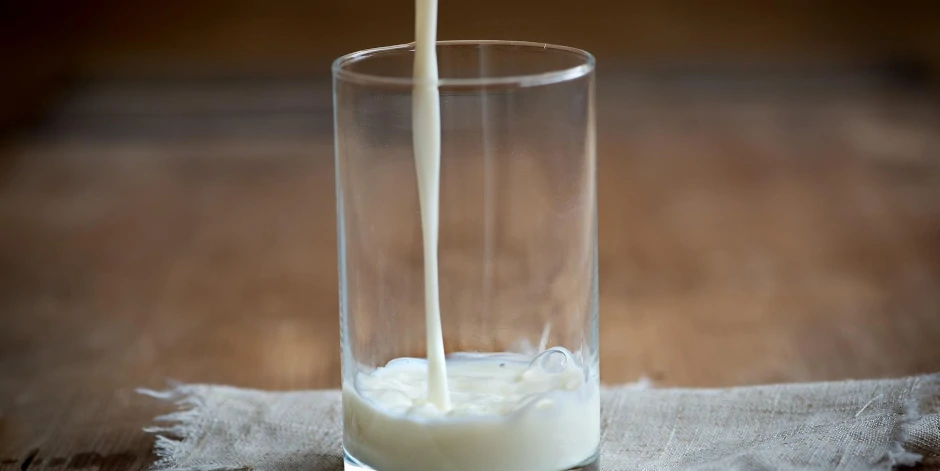 Milch bei Halsschmerzen